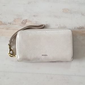 Fossil wristlet